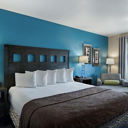 Oxford Suites Силвърдейл Екстериор снимка