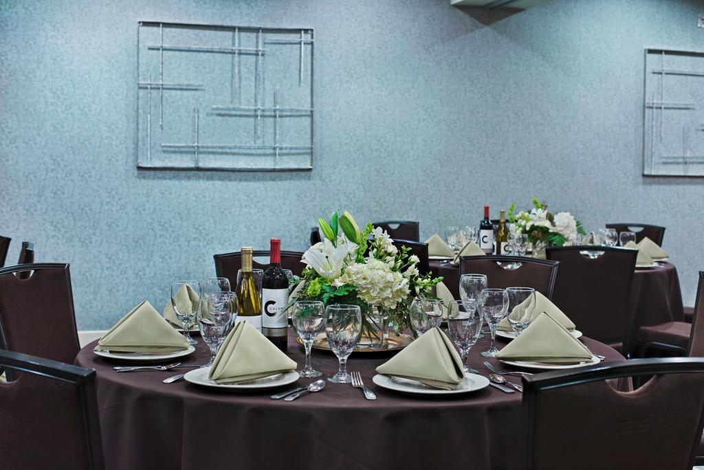 Oxford Suites Силвърдейл Екстериор снимка