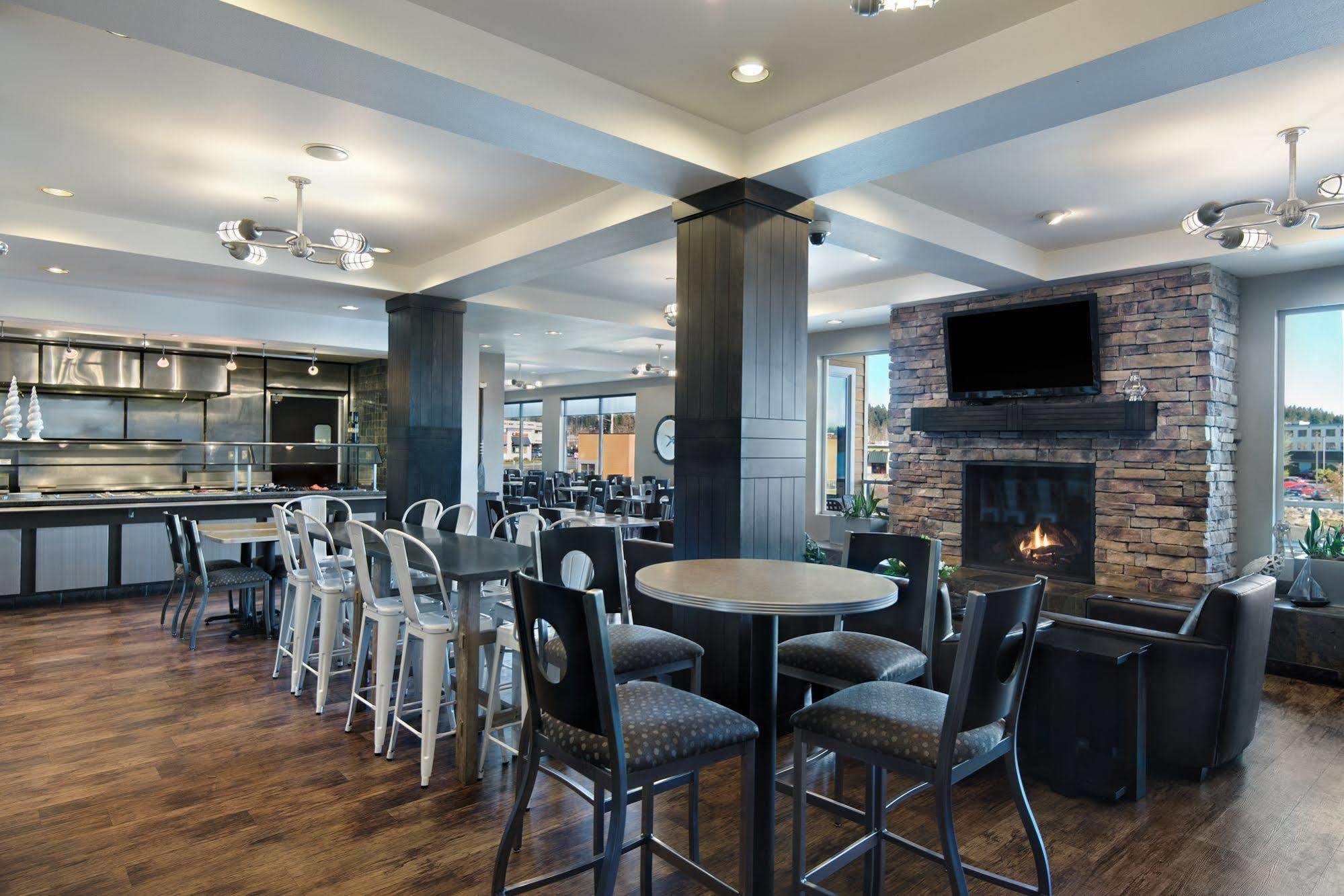 Oxford Suites Силвърдейл Екстериор снимка