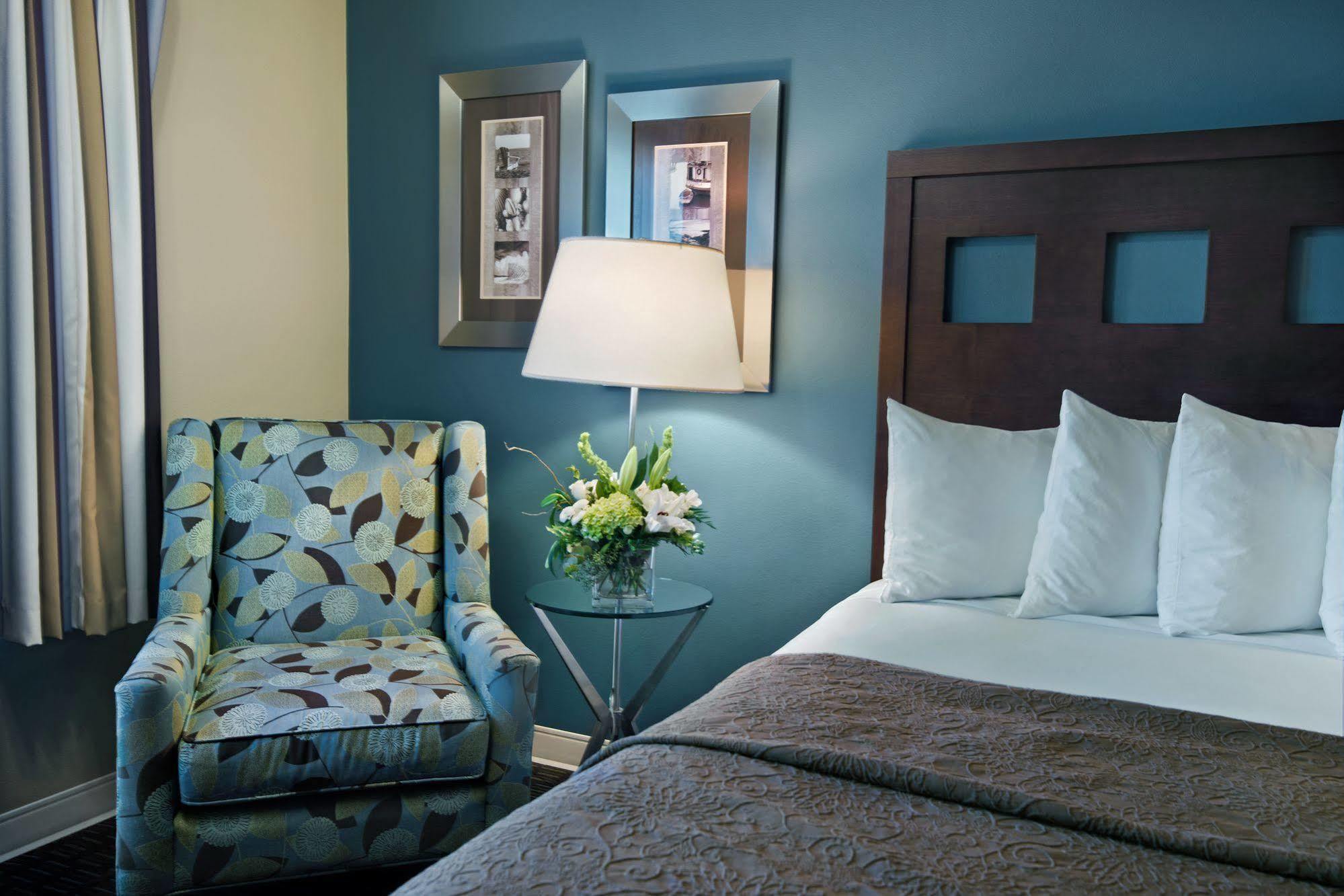 Oxford Suites Силвърдейл Екстериор снимка