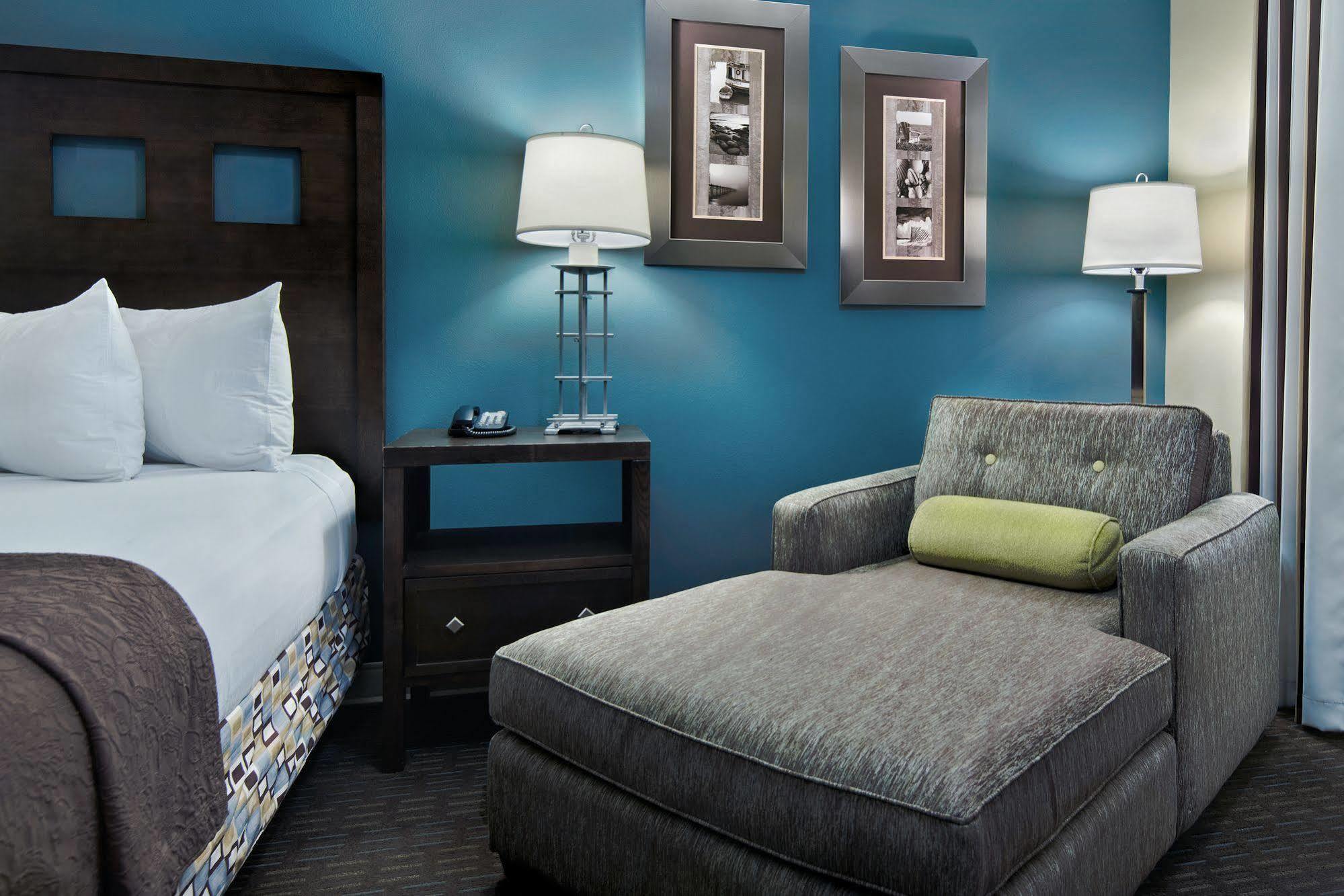 Oxford Suites Силвърдейл Екстериор снимка