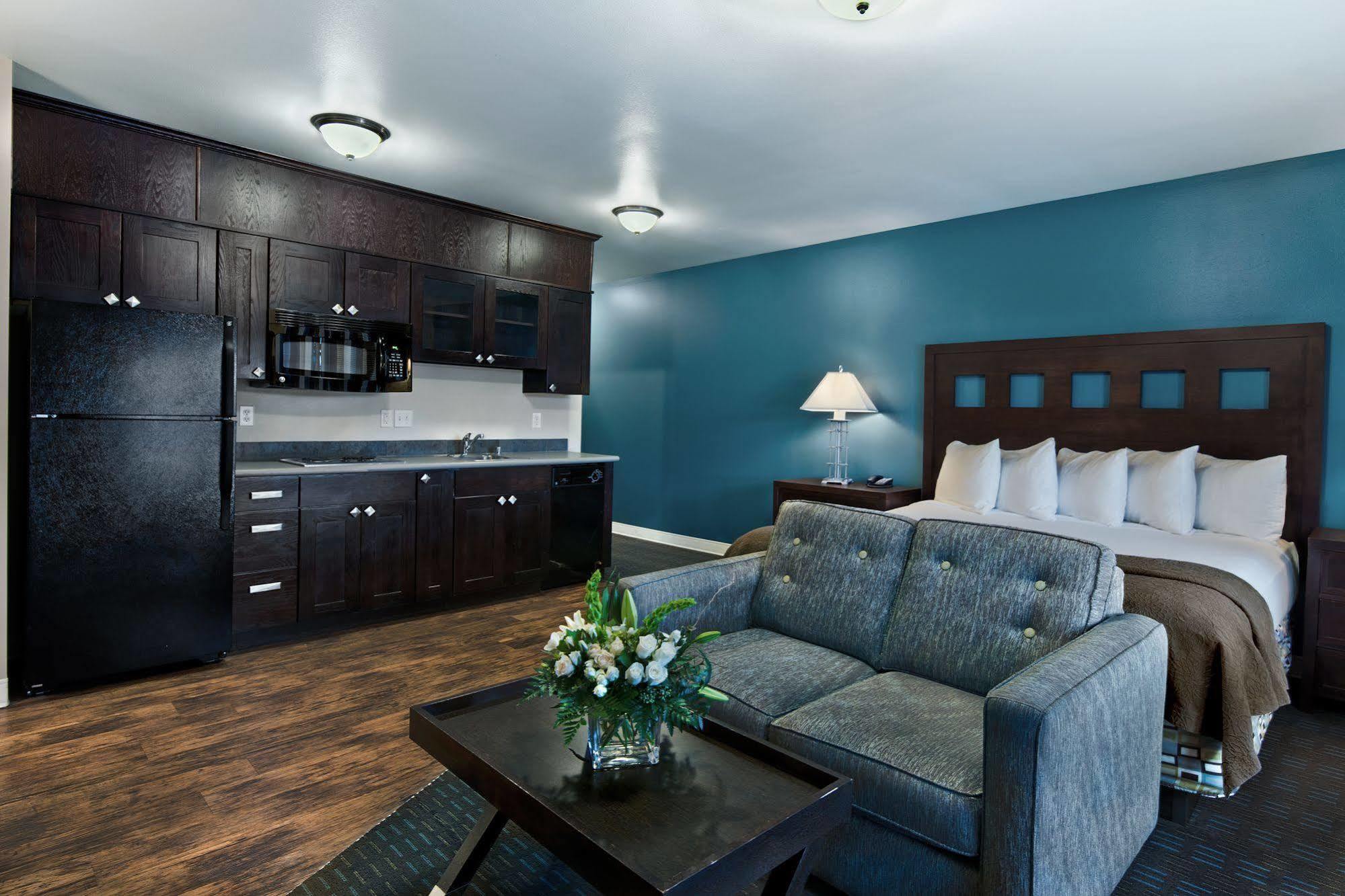 Oxford Suites Силвърдейл Екстериор снимка